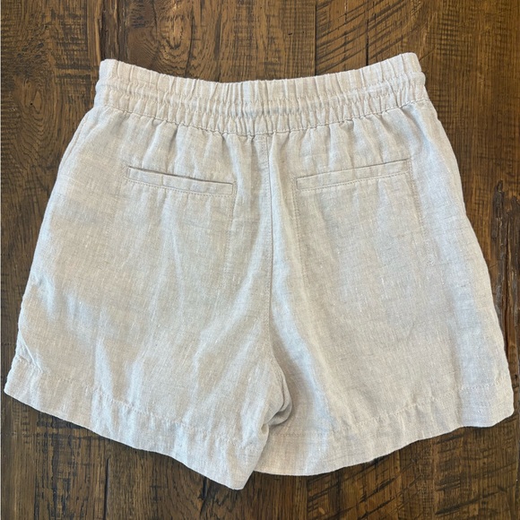 Athleta Retreat Mid Rise 4” Short - Picture 3 of 3